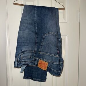 Men’s Levi’s 513 jeans